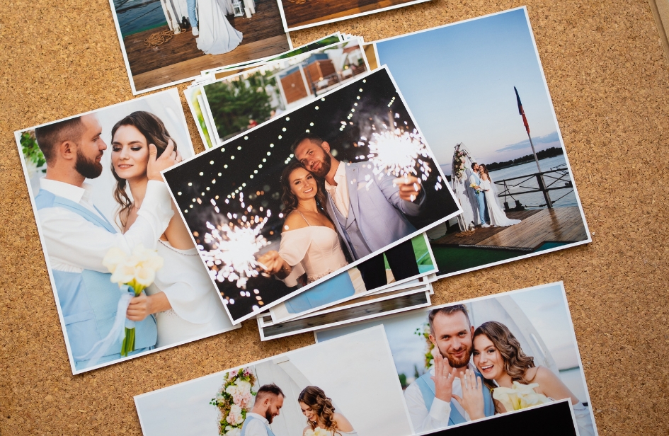 Elementos visuales de líneas y formas únicas.